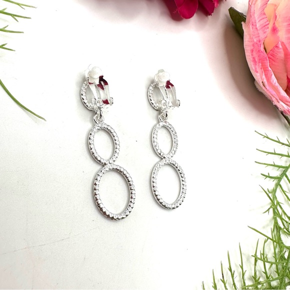 Last Pair!⚜️Classy Crystal Hoop Drop Clip Earrings - Picture 4 of 6